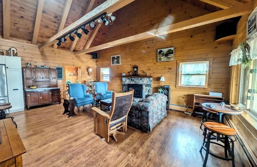Lamoine House | Waterfront Log Cabin Steps to Beach & Wildlife