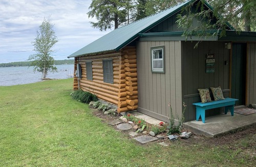 Williamsburg House | Waterfront log home on Elk Lake with dock and mooring, window A/C. Dog ok.