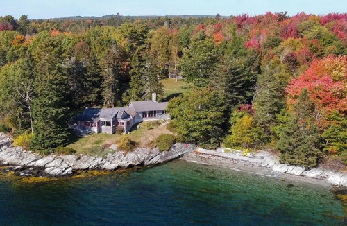 Blue Hill Cottage | Waterfront Maine Cottage with Private Beach and 4 Bedrooms
