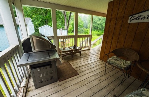 South Casco Cabin | Waterfront Maine cottage! Next to Sebago Lake State Park!