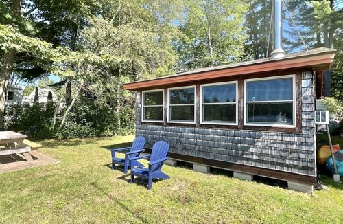 Windham Cottage | WATERFRONT ON HIGHLAND LAKE. LESS THAN 30 MINUTES TO PORTLAND
