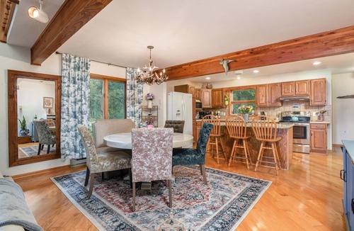 De Tour Village House | Waterfront Open Concept Cottage! Sleeps 10. Paddle boards included!