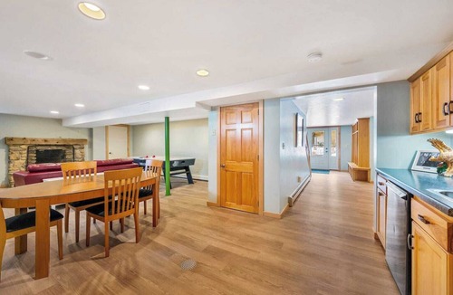 Sturgeon Bay House | Waterfront property + Beach + Internet