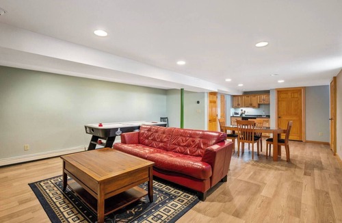 Sturgeon Bay House | Waterfront property + Beach + Internet