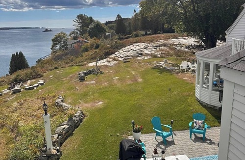Isle of Springs Cottage | WATERFRONT Retreat venue for up to 60 guests!… Weddings, Reunions, Meetings!…