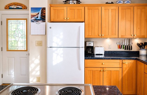 Long Island House | Waterfront Retreat with Panoramic Water Views- 4 Bedroom/2.5Baths