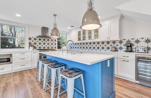 East Falmouth House | Waterfront Retreat with Private Dock and Fire Pit | Sleeps 8, Outdoor Dining, Spa-Style Primary, Chef’s Kitchen w/Dual Dishwashers, Gas Fireplace, River Views, Bright Open Layout, Central A/C, Perfect Coastal Escape for Families, 24 Hr Hospitality