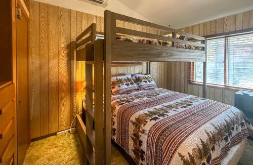 Aitkin House | Waterfront Spirit Lake Cabin w/Boat Rental!