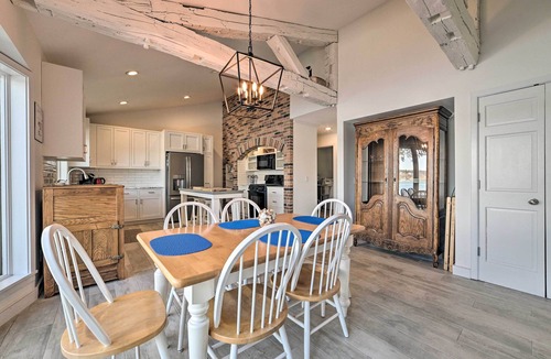 Suttons Bay House | Waterfront Suttons Bay: Wine Trail, Pickleball