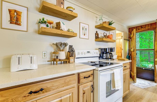 Lewiston Cabin | Waterfront Tee Lake Cabin: Dock, Fire Pit + More!