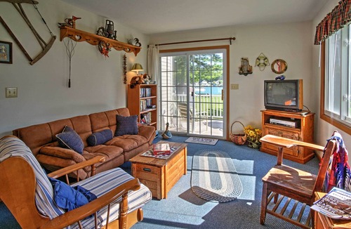 Vandalia House | Waterfront Vandalia House w/Dock on Donnell Lake!