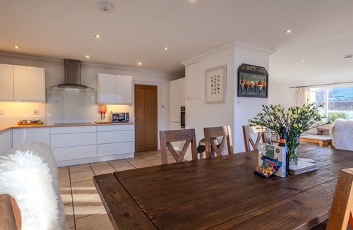 Ardeonaig House | Waterfronted Lodge in the Highlands of Scotland with Hot Tub & Games Room