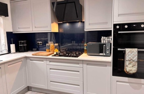 Port Glasgow Villa | Waterlillie - 15 mins from Glasgow Airport.