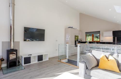 Rastrick House | Waterside Lodge Three - Uk33350