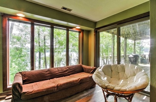 Pine River House | Waupaca Lakefront Home w/Pool Table & Dock!