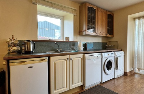 Kirkcudbright Cottage | Wee Newton - a house that sleeps 6 guests in 2 bedrooms