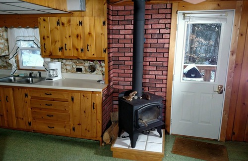 Oakland Cottage | Weekly discounts avail. Get away from it all on the start of The Belgrade Lakes