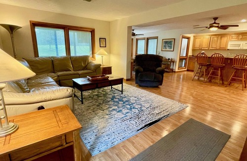 Bronston Condo | Welcome to “Fairway to Heaven” – Your Family Getaway