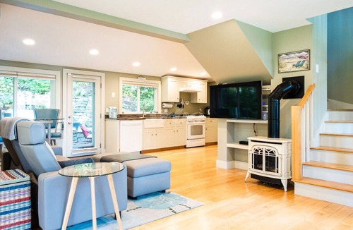 Peaks Island House | Welcome to Happy Place on Peaks Island