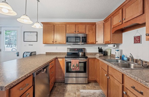 Bessemer Ski Chalet | Welcome to Hillside Haus: Your Cozy Trailside Retreat!