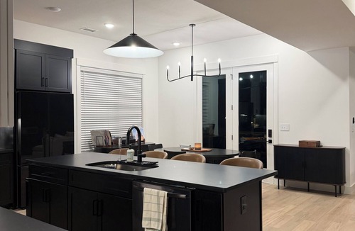Clarksville House | Welcome to Midnight Foundations a spacious 4-bedroom house in Clarksville, TN