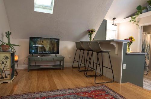Southern Coast Apartment | Welcome to our BoHo Tree House