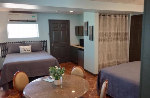 Sutton Bed & Breakfast | Welcome to the historic Elk River Hotel & Cafe! Located riverfront on the beautiful Elk River, and just 2 miles from I-79, you are moments away from all that the Sutton area has to offer. Guest in town to enjoy the gorgeous outdoor scenery and recrea
