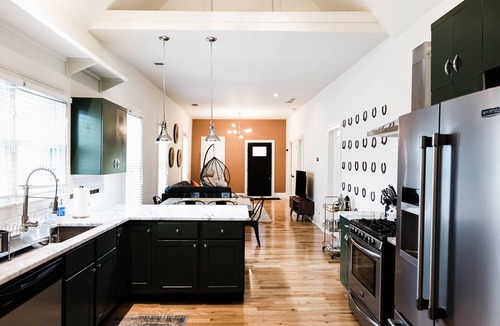 Lexington House | Welcome to “The Spot” - North Limestone/Downtown!