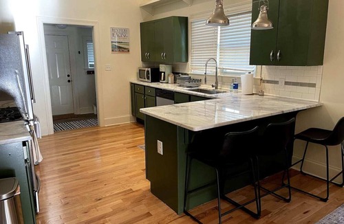 Lexington House | Welcome to “The Spot” - North Limestone/Downtown!