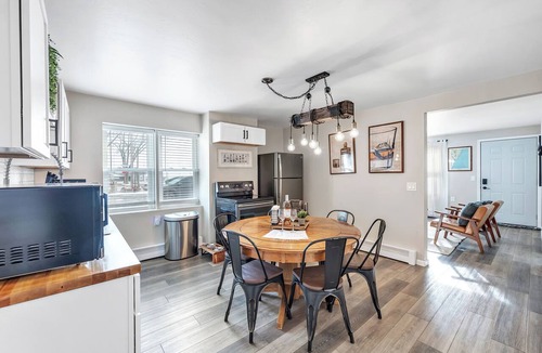 Algoma Apartment | Welcome to The Steele Magnolia! Completely renovated 2 bed/1ba plus bonus pull out couch. We are located directly across the street from Von Stiehl Winery and are just a few minutes walk to Crescent Beach!