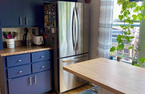 Bay View House | Welcome to this adorable ranch in Bay View, featuring large fenced in backyard!