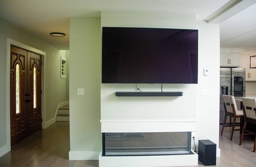 South Casco House | Welcome to your cozy Raymond retreat — a warm, family-friendly house.