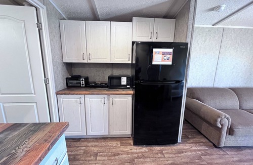 Sedalia House | Welcoming 1-bed/1-bath new tiny home with country vibes just outside Sedalia