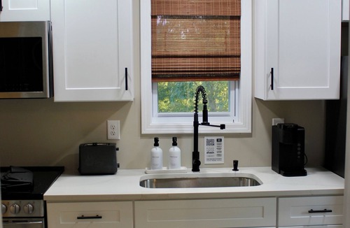 Se Ree House | Welcoming 2-bedroom house with lake access and 2 kayaks