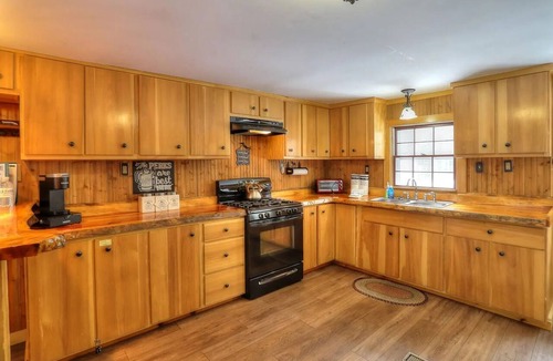 Rangeley Plantation House | Welcoming 3-bedroom house in Rangeley perfect for affordable, family getaway