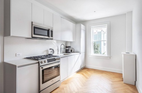 Agassiz Apartment | Well-Located Porter Square 1BR in Harvard Square