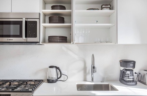Agassiz Apartment | Well-Located Porter Square 1BR in Harvard Square