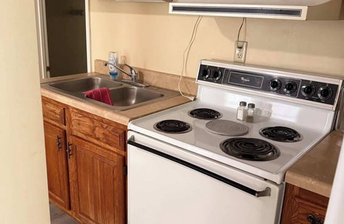 Wendover Apartment | Wendover Apartment - Cozy Retreat at Wendover – Mountain Views Sleeps 3