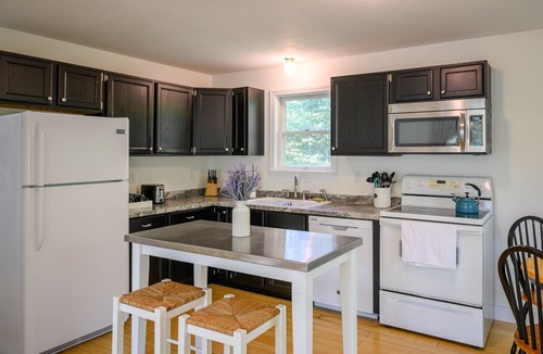 South Thomaston House | Weskeag Cottage - Arcade, Fire Pit, Clean, Bright, Nearby Coastal Activities