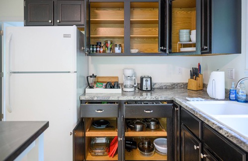 South Thomaston House | Weskeag Cottage - Arcade, Fire Pit, Clean, Bright, Nearby Coastal Activities