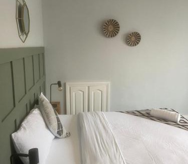 North Shields House | West Beck House Newcastle - Spacious Double Room