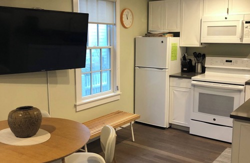 Commercial Street Apartment | WEST END! 10% OFF ANY OPEN DATES! DISCOUNTED MAY, JUNE, SEPT. 3 DAY MINIMUM