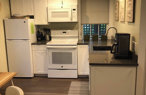 Commercial Street Apartment | WEST END! 10% OFF ANY OPEN DATES! DISCOUNTED MAY, JUNE, SEPT. 3 DAY MINIMUM