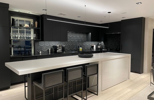Commercial Street House | West End Amazing Location