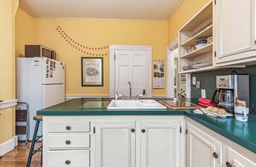 Parkside Apartment | West End Charm: Walk to All | Private Parking!