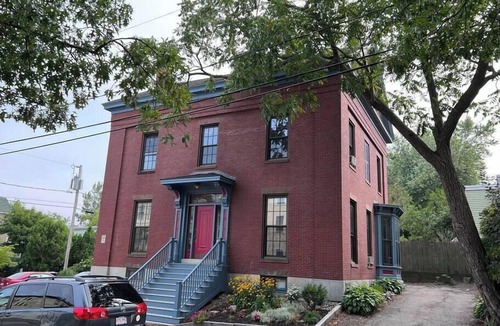 West End Apartment | WestEnd Large Penthouse walk to Old Port w/Parking