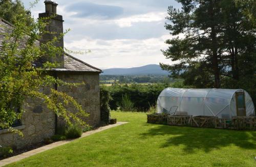 Grantown-on-Spey House | Wester Curr Cottage - Luxury 5-Star Cottage with Private Pool & Hot Tub