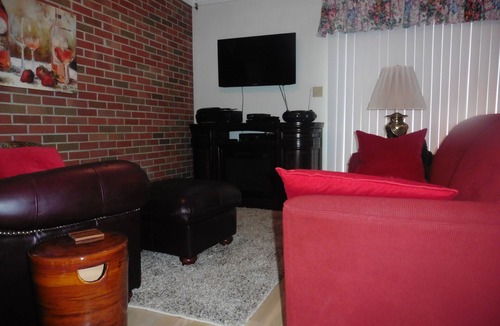 Westerville Condo | Westerville Charmer-Ideal for Executive