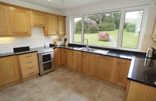 Crynant House | Westfields - Three Bedroom House, Sleeps 6