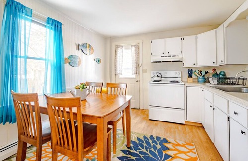 Topsham Villa | Westwind on Winter St - 2 bedroom townhouse apartment near downtown Topsham/Brunswick